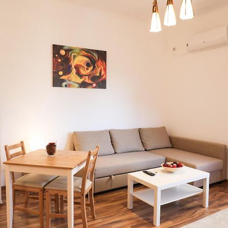 Ultracentral Apartament With Balcony - Old Town ブカレスト エクステリア 写真