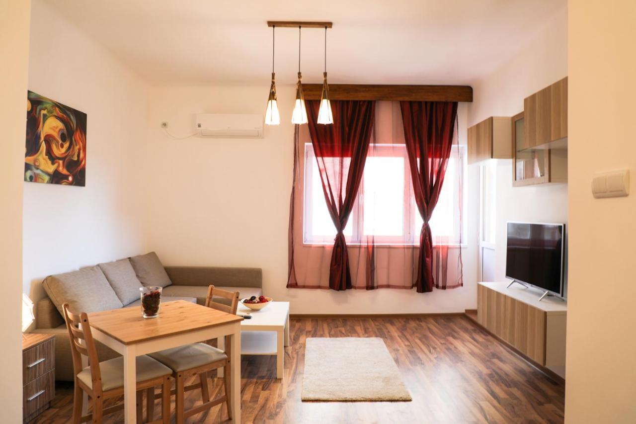 Ultracentral Apartament With Balcony - Old Town ブカレスト エクステリア 写真